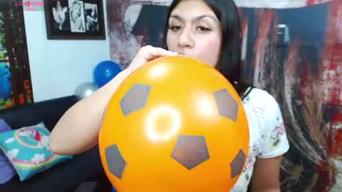 Snapshot of gigi_gilt_ chatting on June 2026 09:18:02 PM Gigi 3 online show from June 2026 09:18:02 PM