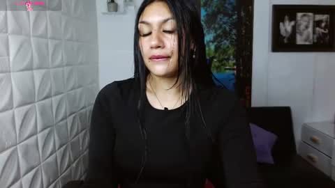 Snapshot of gigi_gilt_ chatting on July 2026 01:15:02 PM Gigi 3 online show from July 2026 01:15:02 PM