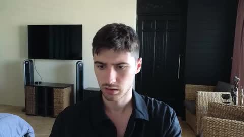 gilbertogonzales online show from November 2025 02:22:02 AM