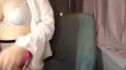 Gill Kelly online show from November 2025 12:27:02 PM