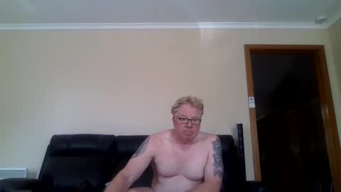 Snapshot of gimmmieoooo chatting on February 2026 06:09:01 AM gimmmieoooo online show from February 2026 06:09:01 AM