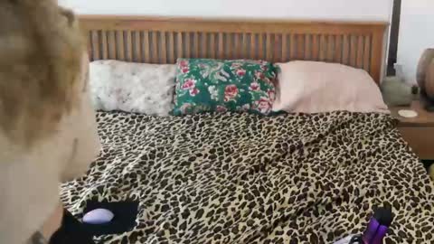 Suki online show from September 2025 04:56:02 AM