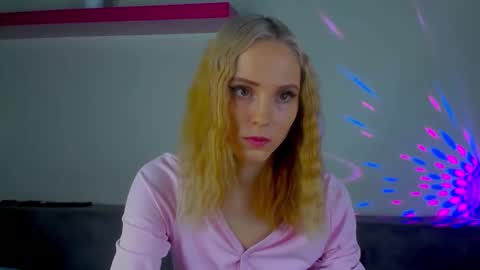 Gina online show from December 2025 11:07:01 AM