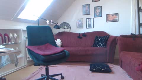 Gina online show from March 2025 02:04:02 PM