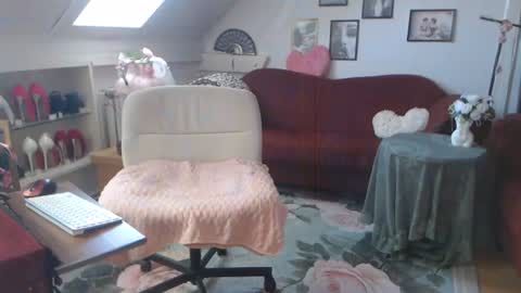 Snapshot of ginablondecam chatting on June 2026 08:30:02 AM Gina online show from June 2026 08:30:02 AM