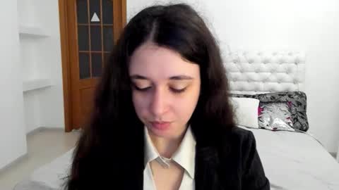 Kate online show from October 2025 07:40:02 AM