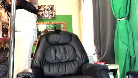 GinaGender online show from November 2025 10:26:01 AM