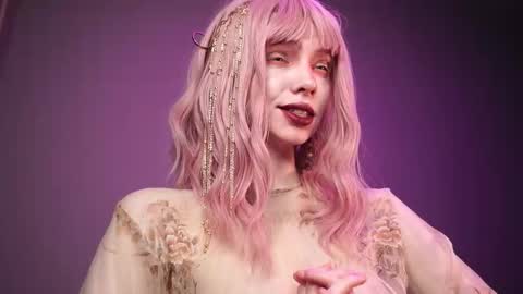        im expecting 350 thumbs up on my altar   online show from March 2026 10:14:02 PM