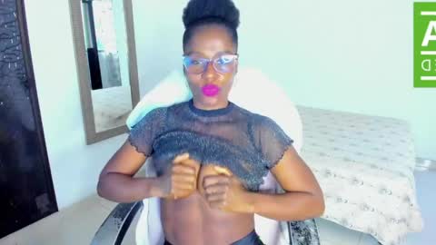 Snapshot of ginger_smil chatting on June 2026 01:01:01 PM Diana online show from June 2026 01:01:01 PM