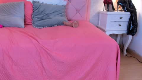 Snapshot of ginger_violetta chatting on January 2025 10:33:01 PM Ginger online show from January 2025 10:33:01 PM