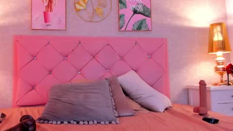 Snapshot of ginger_violetta chatting on February 2025 10:54:01 PM Ginger online show from February 2025 10:54:01 PM