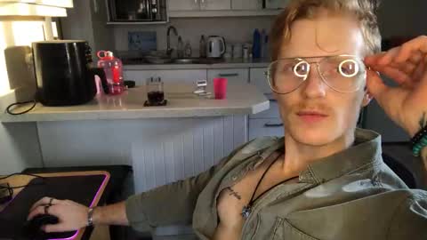 Snapshot of gingerboy_69 chatting on September 2025 05:07:01 AM Jay online show from September 2025 05:07:01 AM