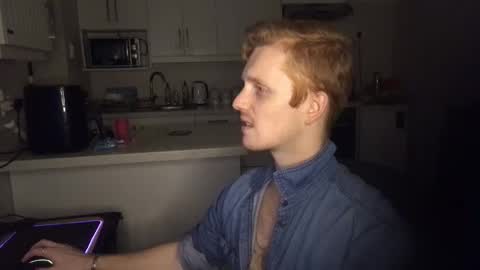 Snapshot of gingerboy_69 chatting on December 2025 01:33:02 AM Jay online show from December 2025 01:33:02 AM