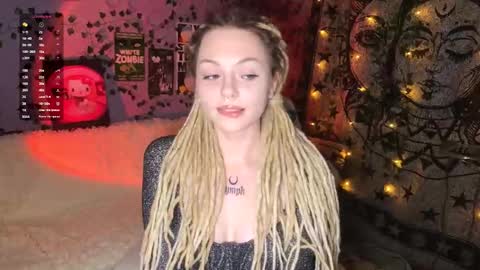 Snapshot of ginnyhotbeat chatting on September 2025 05:23:01 PM Ginny online show from September 2025 05:23:01 PM