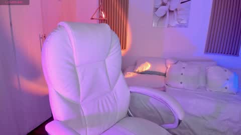 Kendall online show from December 2024 04:09:01 PM