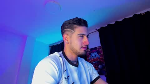 GIOMAR REYES online show from January 2025 08:24:01 AM