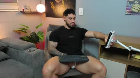 Snapshot of giorgio_leone2 chatting on June 2026 12:39:02 AM Giorgio leone online show from June 2026 12:39:02 AM