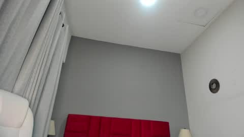 Snapshot of giovanna_oliveira chatting on May 2026 05:37:02 AM Giovanna online show from May 2026 05:37:02 AM