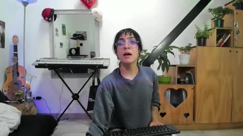 girasol1921 online show from December 2024 09:58:02 PM