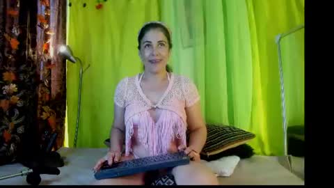 Snapshot of girasol_walton chatting on July 2026 01:07:01 PM Girasol Walton online show from July 2026 01:07:01 PM