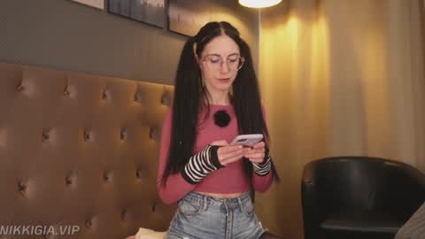 Nikki online show from November 2025 12:04:01 PM