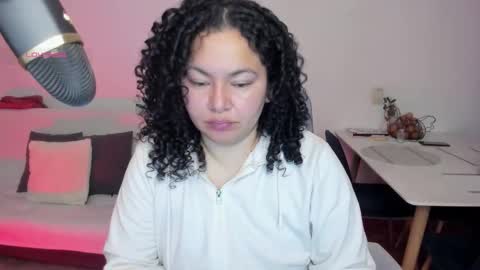 girl_inline online show from November 2025 12:32:02 AM