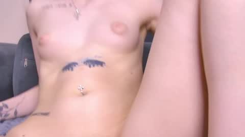 Ella Lisa Chloe online show from November 2025 05:48:02 PM