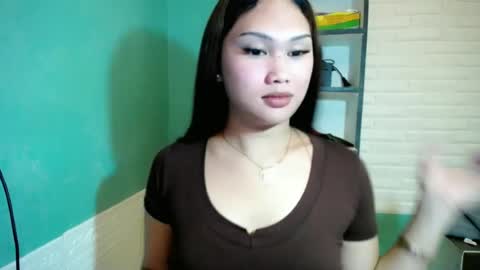 Snapshot of girlthatuneedxxx chatting on June 2026 04:12:02 PM Rhaine online show from June 2026 04:12:02 PM