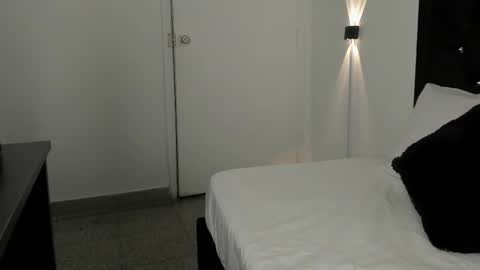 Snapshot of gisell_antonella chatting on February 2026 12:53:02 PM Gisell online show from February 2026 12:53:02 PM