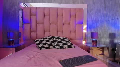 giselle_louise online show from January 2026 04:07:02 AM