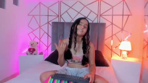 GISELLE ROLDAN online show from February 2025 12:59:02 PM