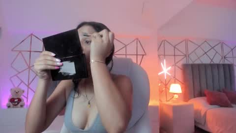 GISELLE ROLDAN online show from February 2025 12:03:02 PM