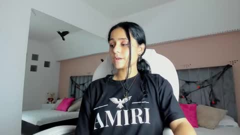 GISELLE ROLDAN online show from October 2025 04:22:02 AM