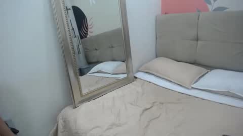 Snapshot of giselleevans chatting on February 2025 01:47:02 PM GiselleEvans online show from February 2025 01:47:02 PM