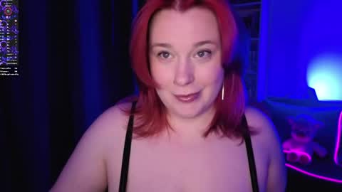 Snapshot of gitera_ chatting on May 2026 09:33:01 PM AlexaMillis online show from May 2026 09:33:01 PM