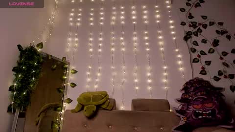 GiuliaCash online show from December 2025 12:22:01 PM