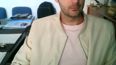 Snapshot of giuseppevai1 chatting on April 2026 09:01:02 AM giuseppevai1 online show from April 2026 09:01:02 AM