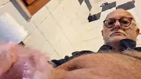 Snapshot of giutomma930394 chatting on March 2026 10:28:02 AM giutomma930394 online show from March 2026 10:28:02 AM