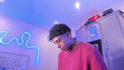 Snapshot of glader_guy chatting on December 2025 10:06:02 PM only for you bby online show from December 2025 10:06:02 PM