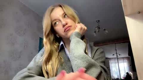 gladyswigg online show from April 2026 03:13:01 PM