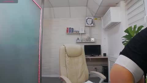       online show from March 2025 06:37:02 AM