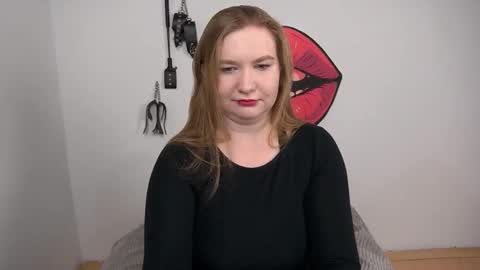 Nikki online show from November 2025 03:04:01 PM