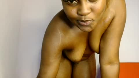 Snapshot of glamslut8 chatting on June 2026 07:44:01 AM sweet girl online show from June 2026 07:44:01 AM