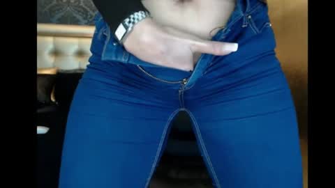 Snapshot of glendyxx7813 chatting on September 2025 05:12:01 AM GlendyxHot online show from September 2025 05:12:01 AM