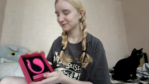 Laura online show from April 2026 08:06:01 AM