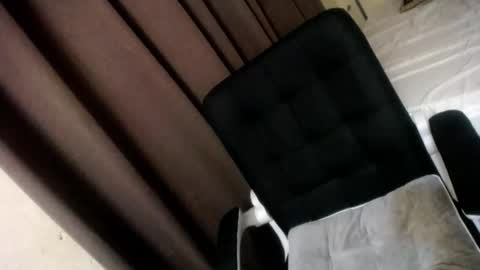 Snapshot of glenndou_daxs chatting on October 2025 02:18:02 PM glenndou_daxs online show from October 2025 02:18:02 PM