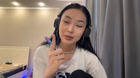 Mia online show from March 2026 11:16:02 AM