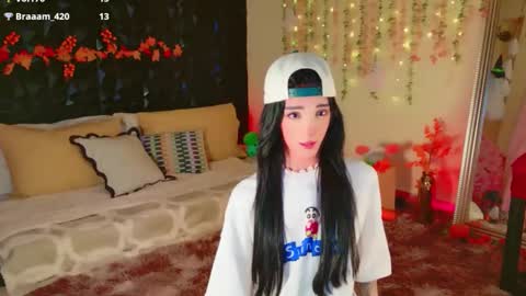 Snapshot of glimpse_of_love chatting on November 2025 06:08:02 AM Sophie online show from November 2025 06:08:02 AM