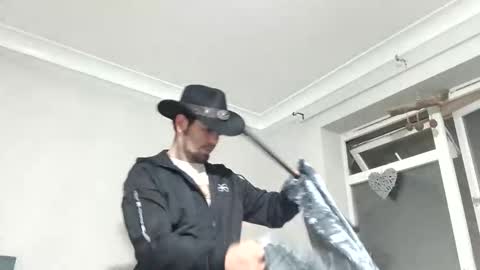 Snapshot of glitch117485 chatting on November 2025 10:15:02 PM glitch117485 online show from November 2025 10:15:02 PM