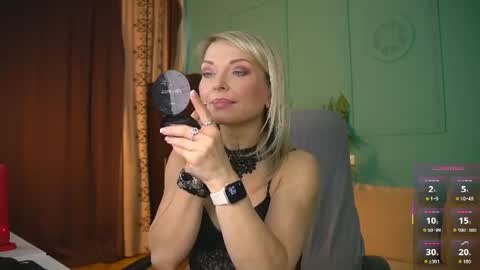 Snapshot of gloria_lovely chatting on June 2026 10:57:02 AM Gloria online show from June 2026 10:57:02 AM